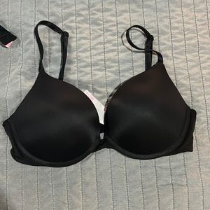 Victoria’s Secret Wear Everywhere Push up Bra